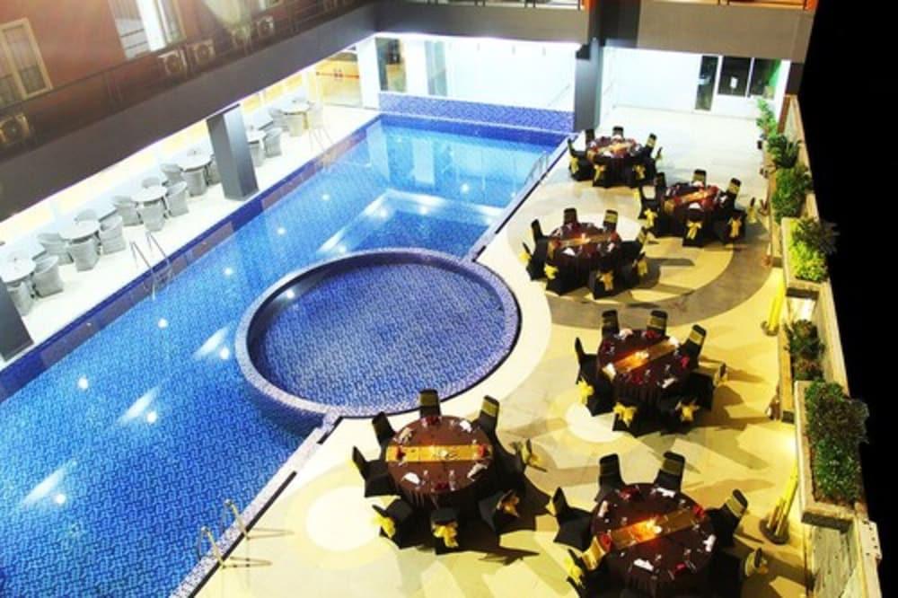 Merapi Merbabu Hotels Bekasi Luaran gambar