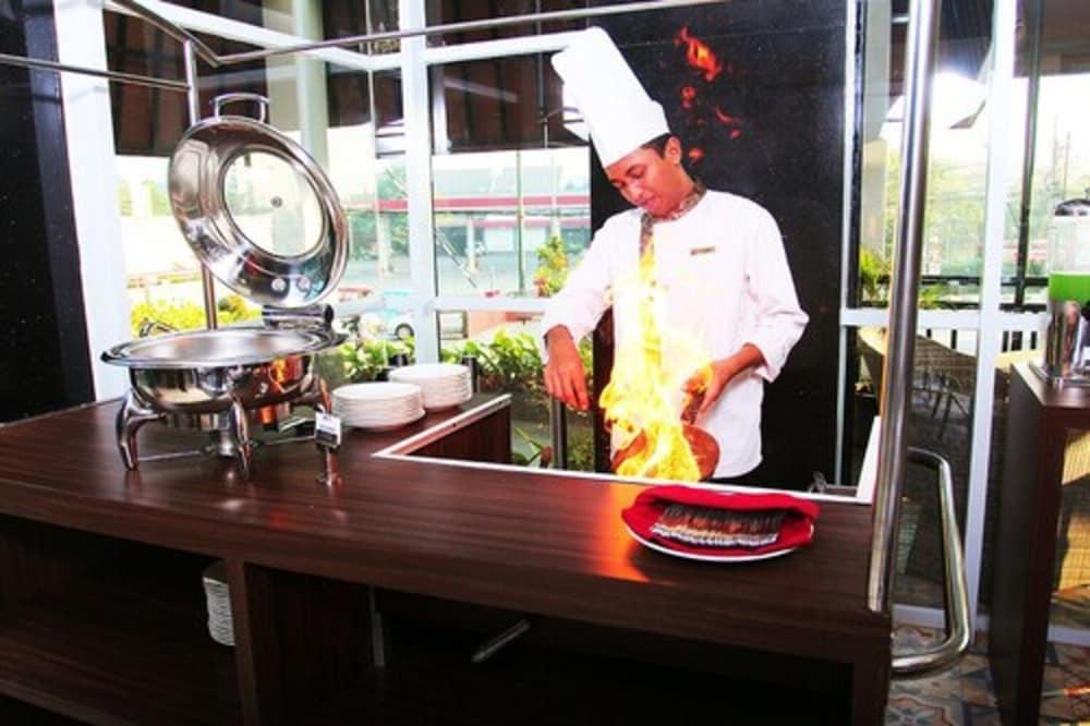 Merapi Merbabu Hotels Bekasi Luaran gambar