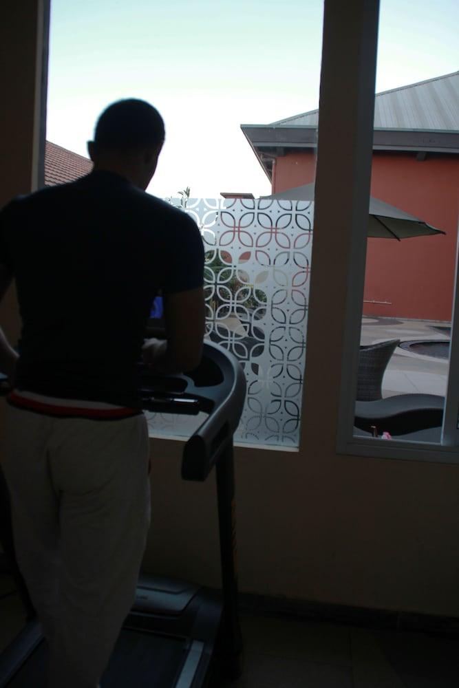 Merapi Merbabu Hotels Bekasi Luaran gambar
