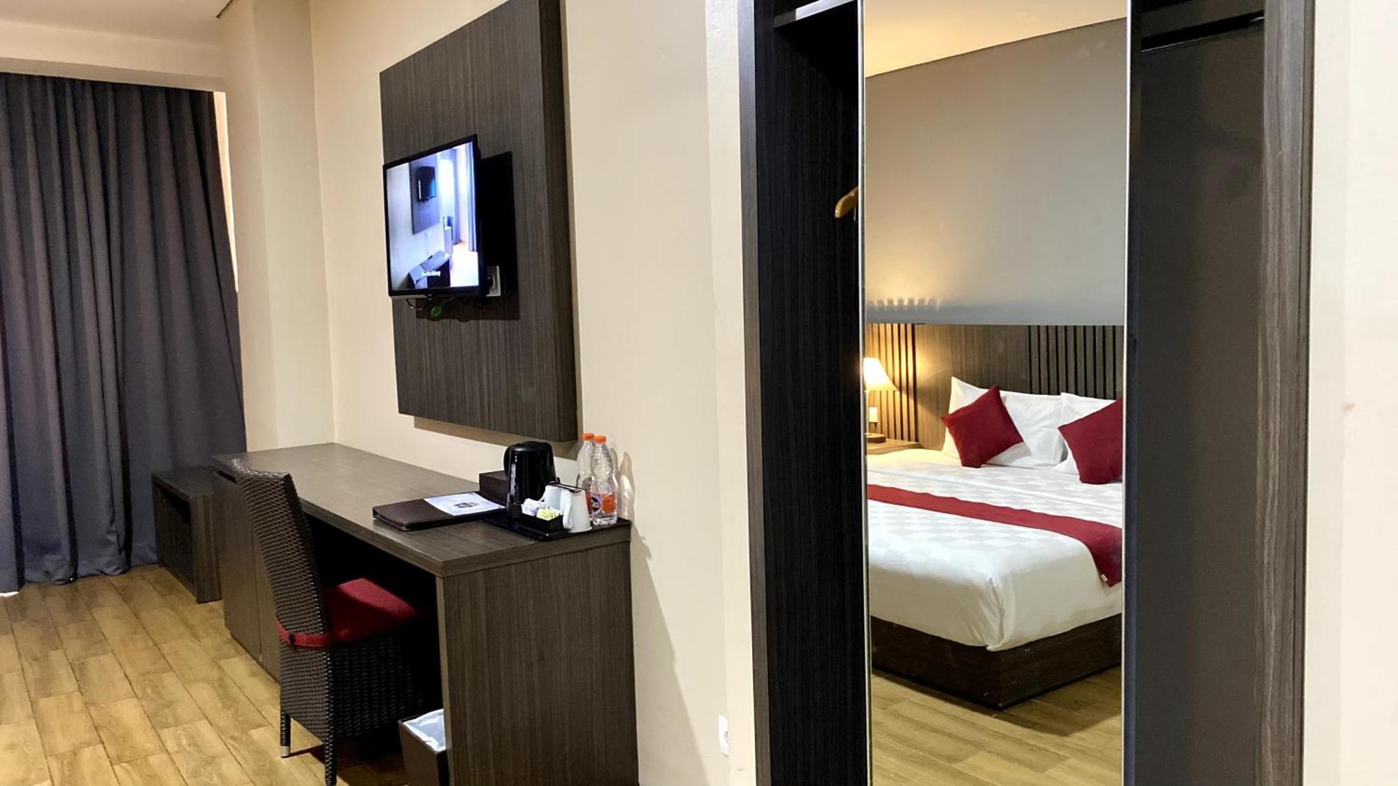 Merapi Merbabu Hotels Bekasi Luaran gambar