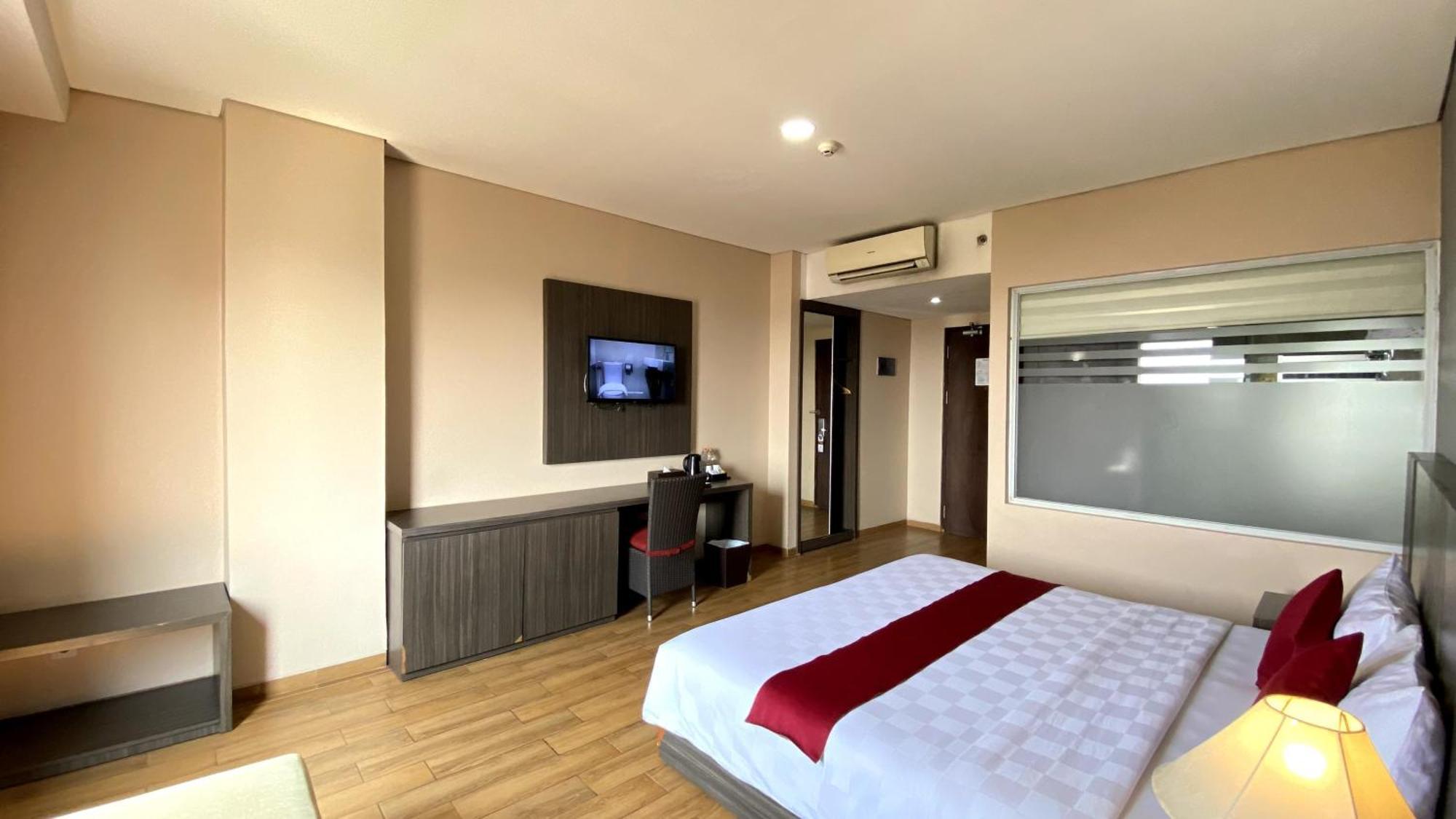 Merapi Merbabu Hotels Bekasi Luaran gambar