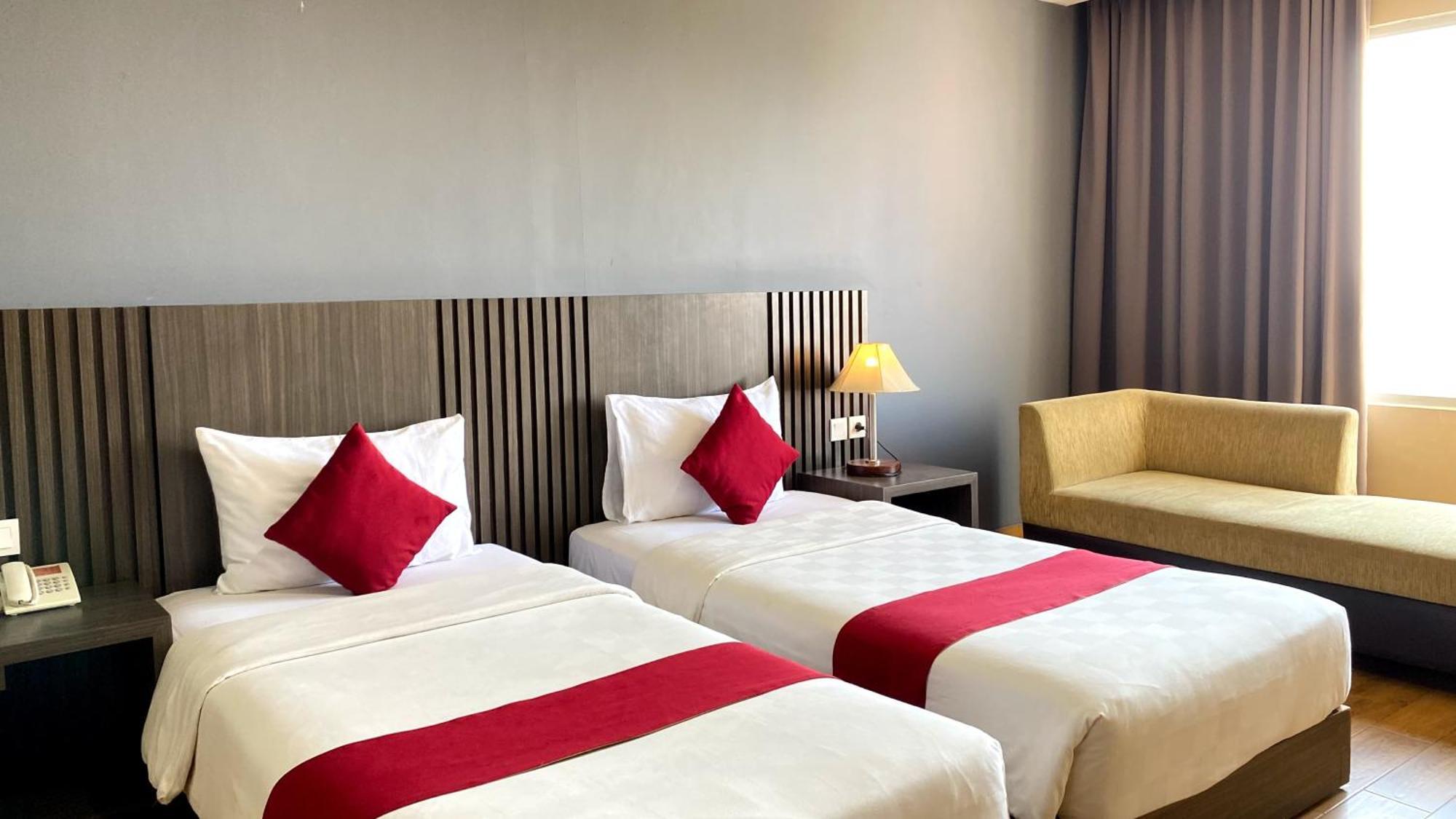 Merapi Merbabu Hotels Bekasi Luaran gambar