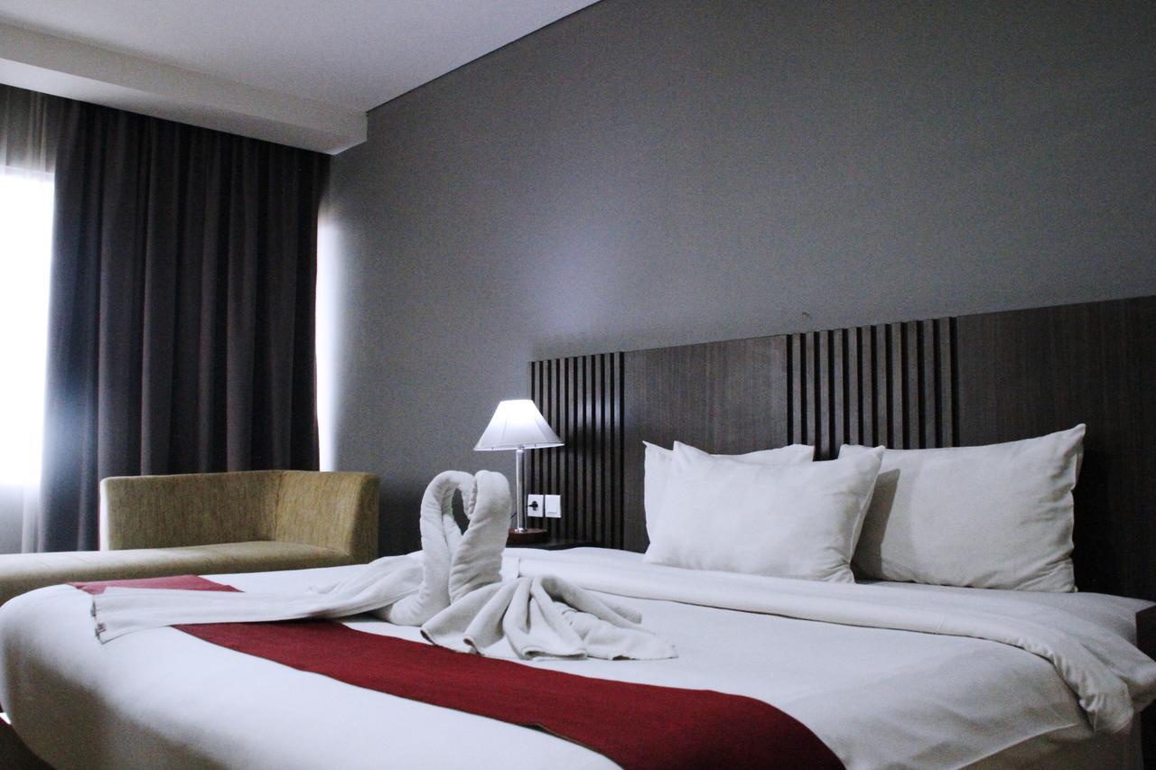 Merapi Merbabu Hotels Bekasi Luaran gambar