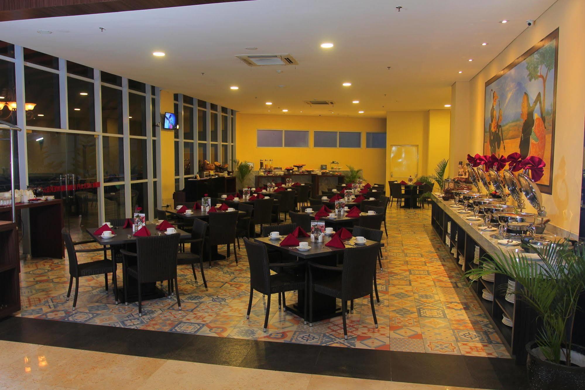 Merapi Merbabu Hotels Bekasi Luaran gambar